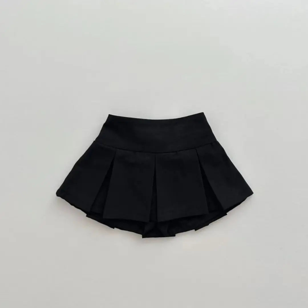 ブラックのベビースカート風ショートパンツ、ボックスプリーツとウエストゴム