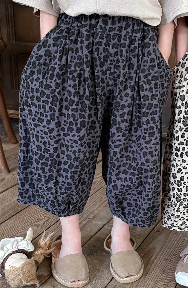 キッズ レオパード柄サマークロップドパンツ、ウエストゴム付き(濃紺系)