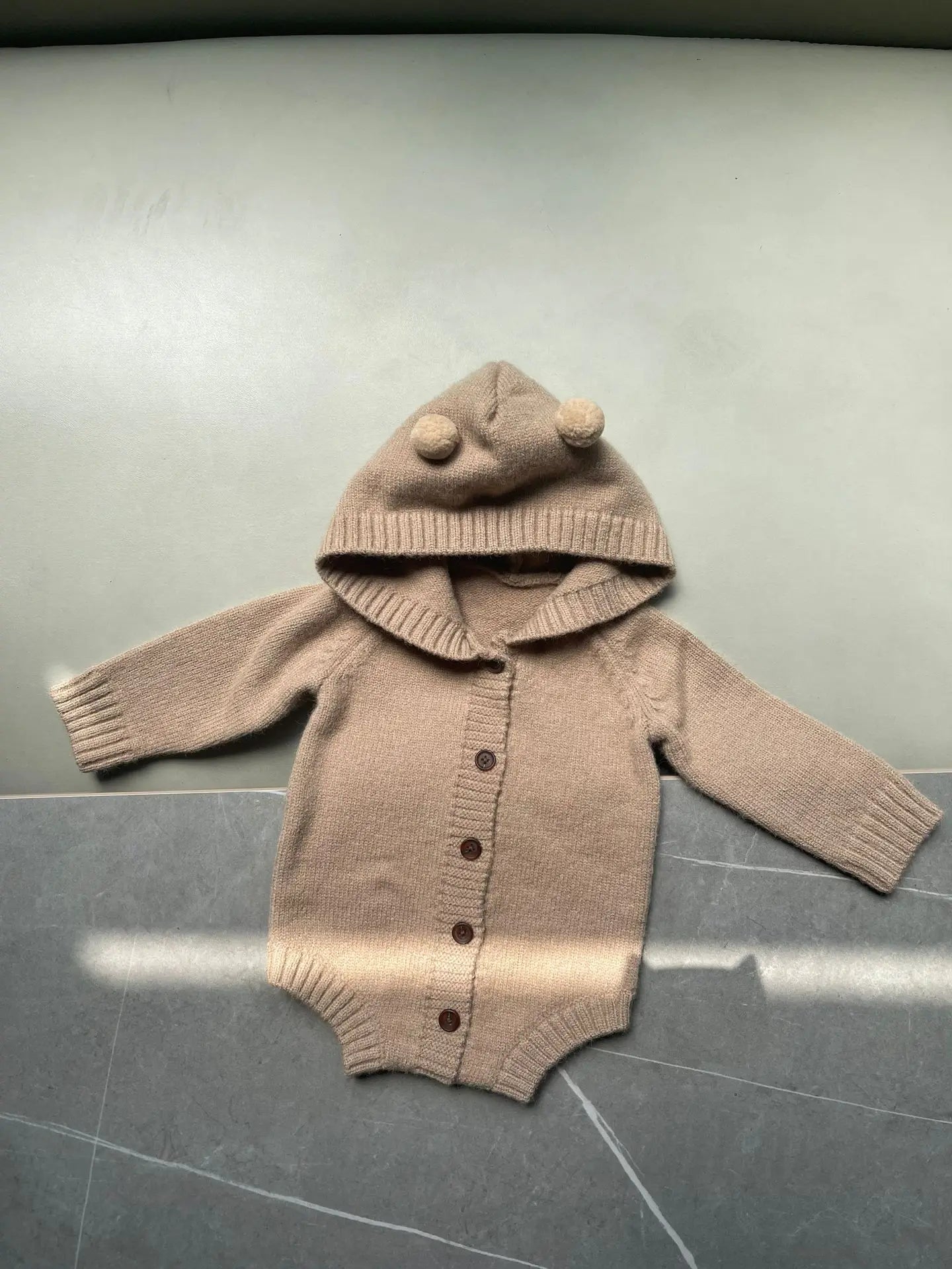 長袖ロンパース Brown / 6M 66CM ベビーロンパース ぽんぽん耳付きフーディニット長袖ボディスーツ【mh0008256】