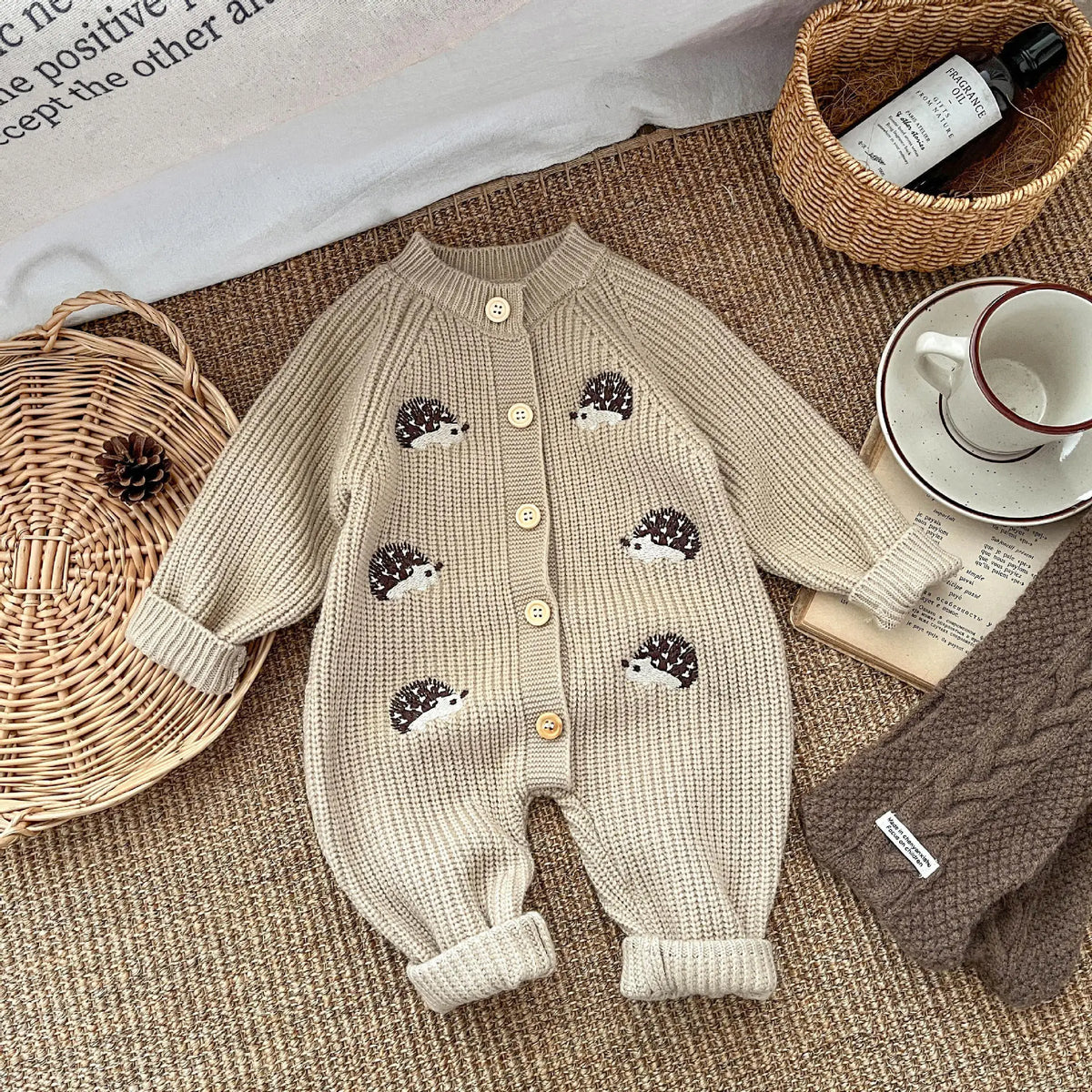 ベビー用ニット長袖ジャンプスーツ 前開きボタン、ハリネズミ刺繍(グレー系)