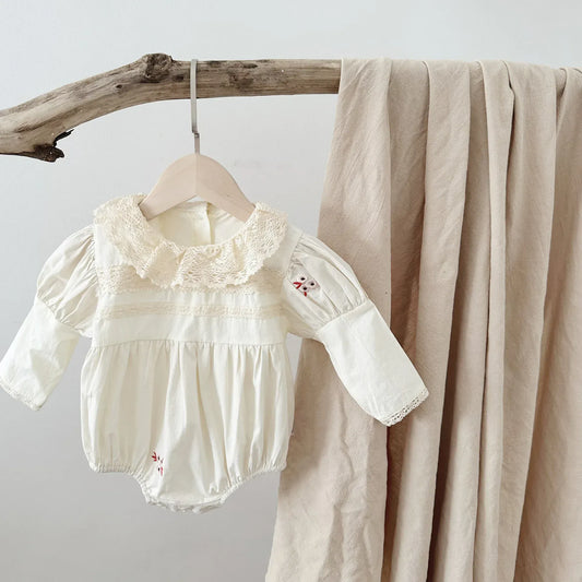 長袖ロンパース ベビーロンパース 長袖パフスリーブボディスーツ レース襟 フラワー花柄刺繍 ベージュ【mh0004663】