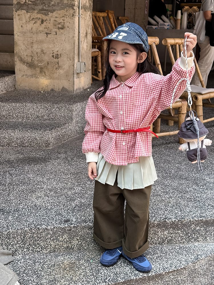 ワイドロングパンツとプリーツスカートセット、全身で見えるアーミーグリーンの丈感