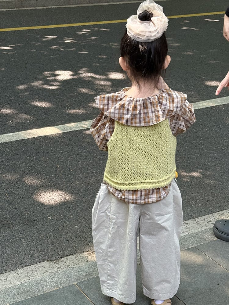 コクーンパンツ(ベージュグレー)後ろ姿、ルーズなワイドシルエット