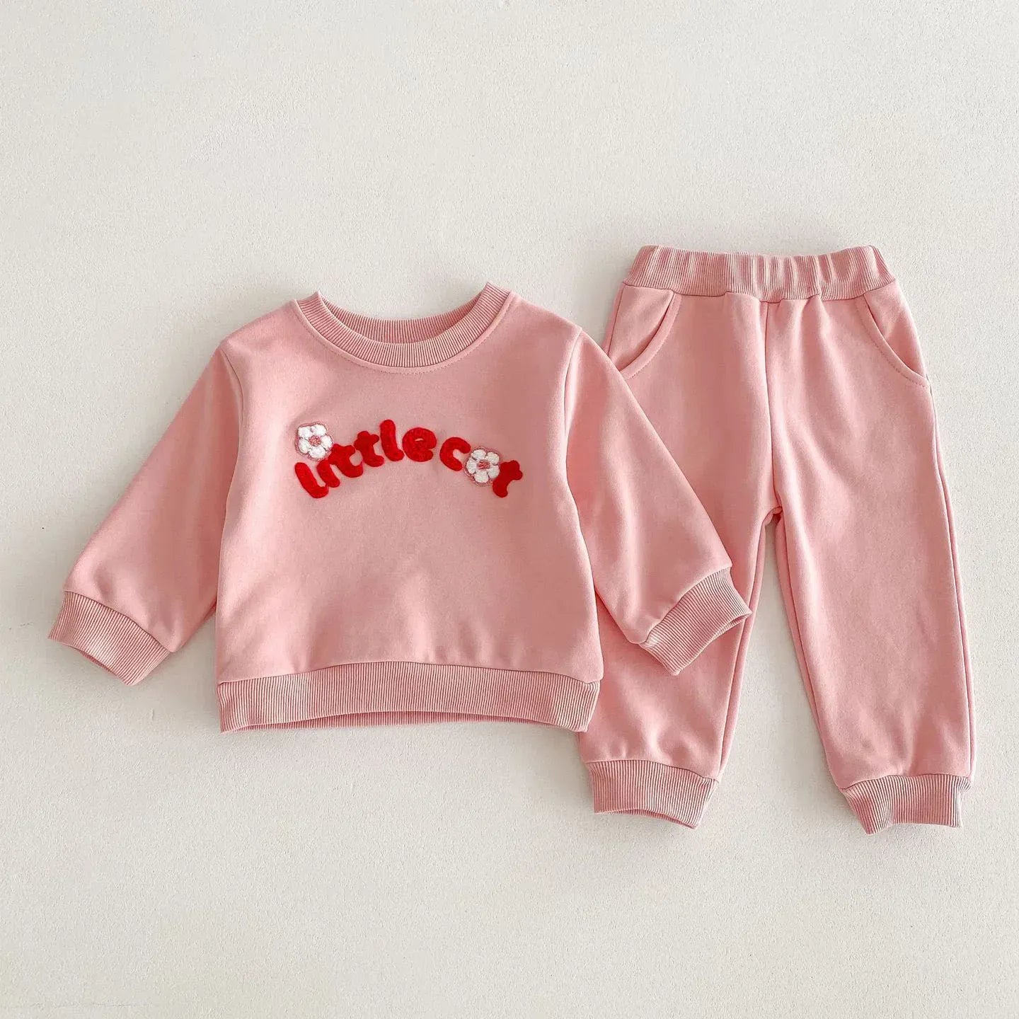 長袖セットアップ Pink / 73cm ベビーセットアップ 2点セット フラワーレターロゴ刺繍 長袖スウェットシャツ ロングパンツ ピンク ベージュ 2カラー【mh0003645】