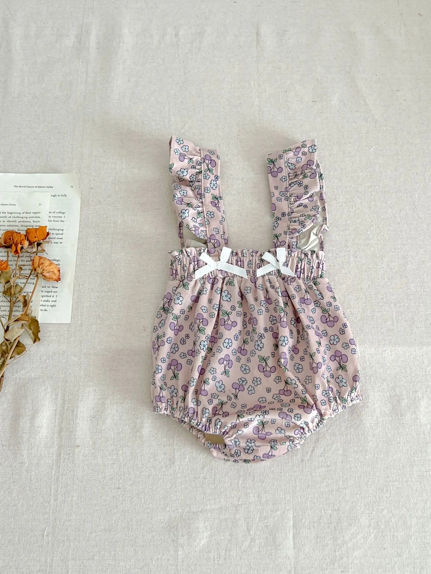 ノースリーブロンパース purple pant / 66cm 0-6m / 取り寄せ(7〜21日) ベビーロンパース フリルサスペンダーブルマ ノースリーブボディスーツ フラワー花柄プリント 長袖Tシャツ