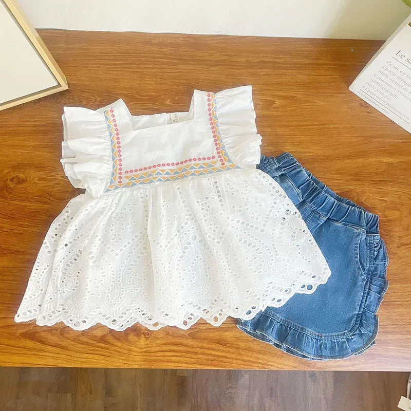 キッズ刺繍レースフリルスリーブブラウス&デニムフリルショートパンツ2点セット(白)