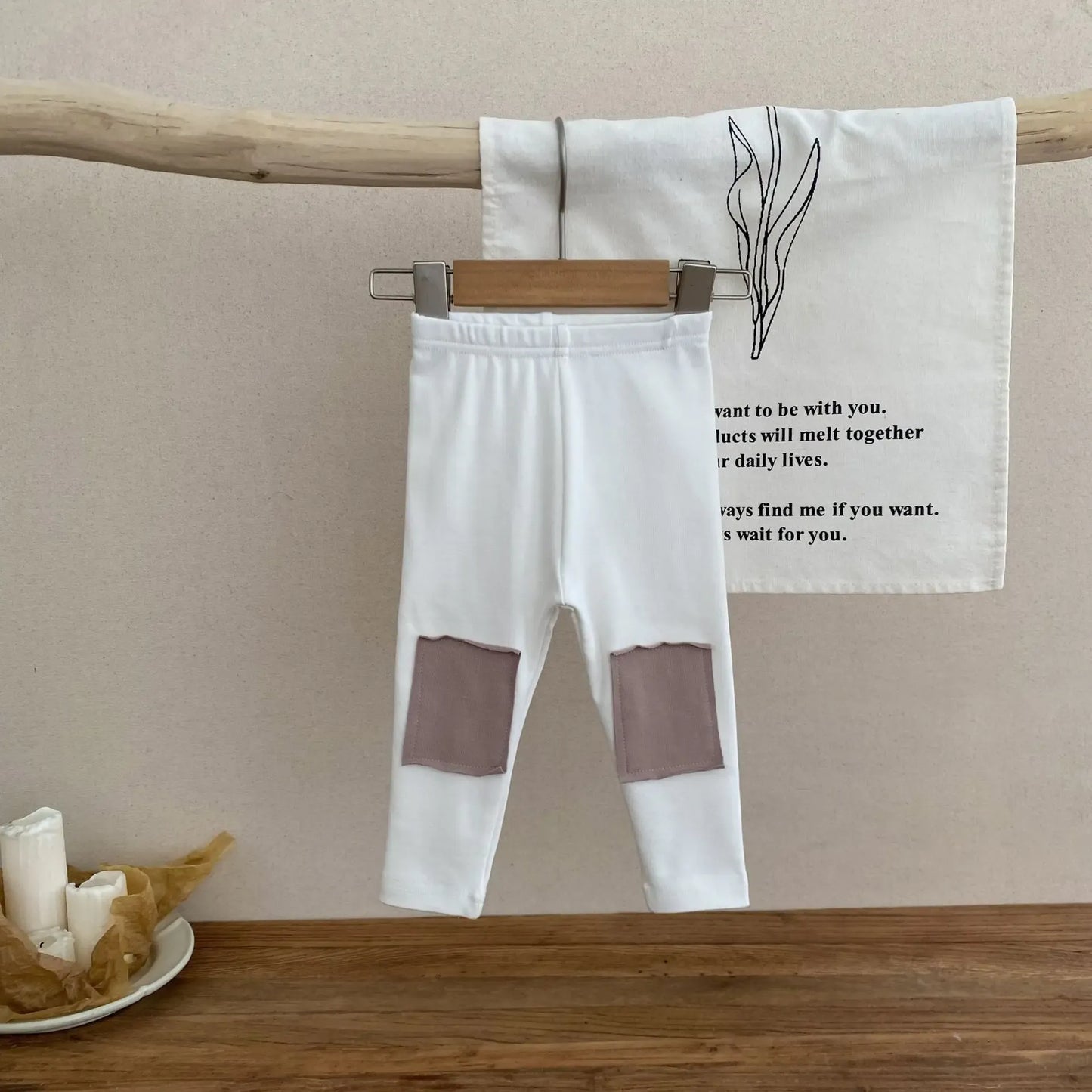 レギンスパンツ White / 6M 66CM ベビーパンツ 膝パッチ パッチワーク レギンスパンツ 2カラー【mh0006358】