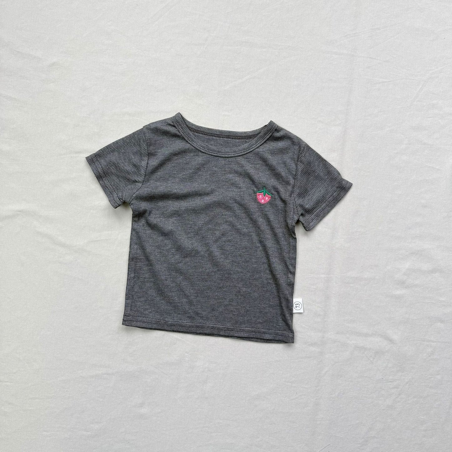 半袖Tシャツ Gray / 73cm いちご刺繍半袖Tシャツ【mh0010416】