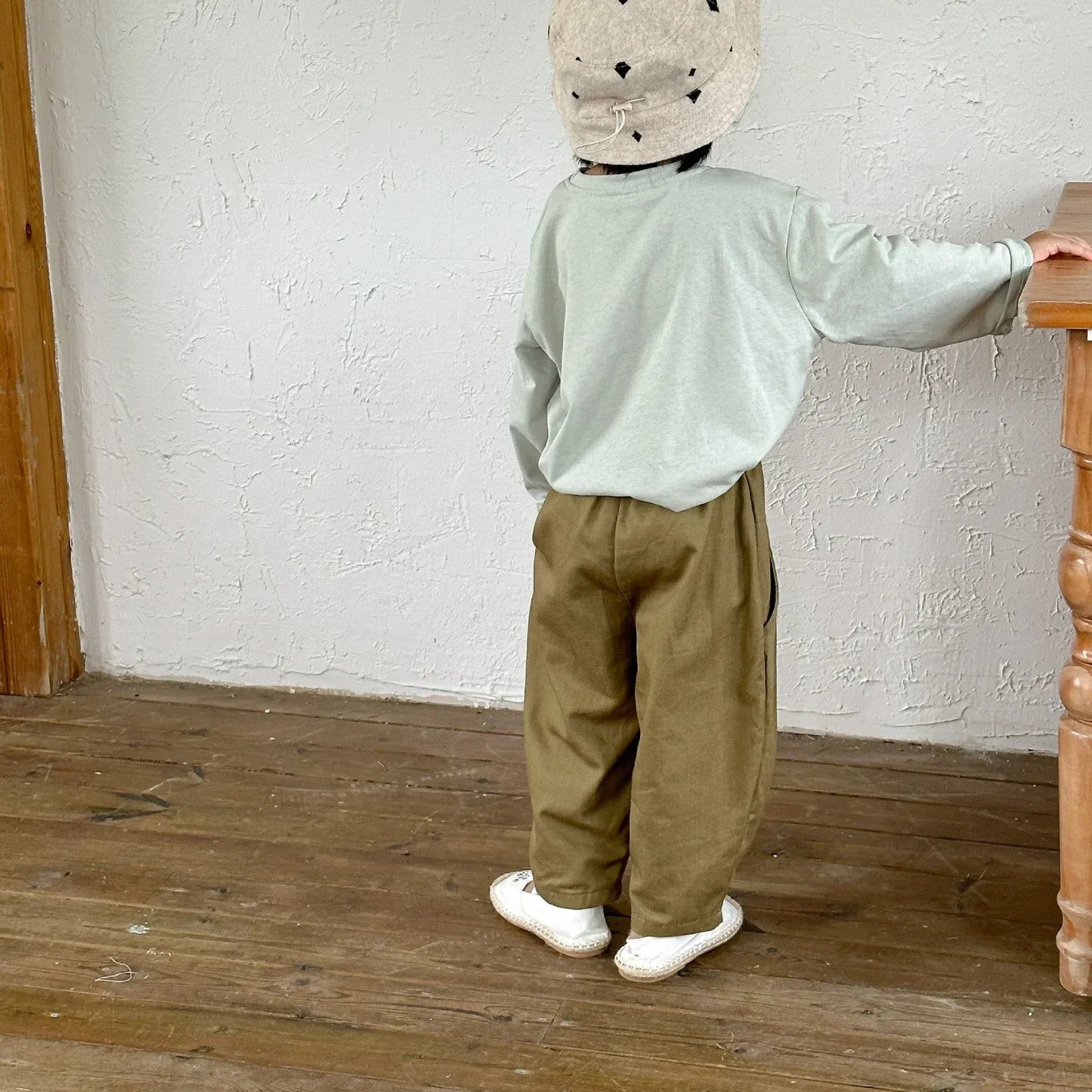 長袖Tシャツ キッズトップス 長袖Tシャツ 犬ドッグアップリケ 2カラー