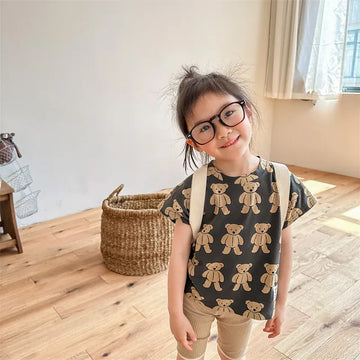 キッズ半袖Tシャツ クマ・ベア柄のダークトップ(前面)