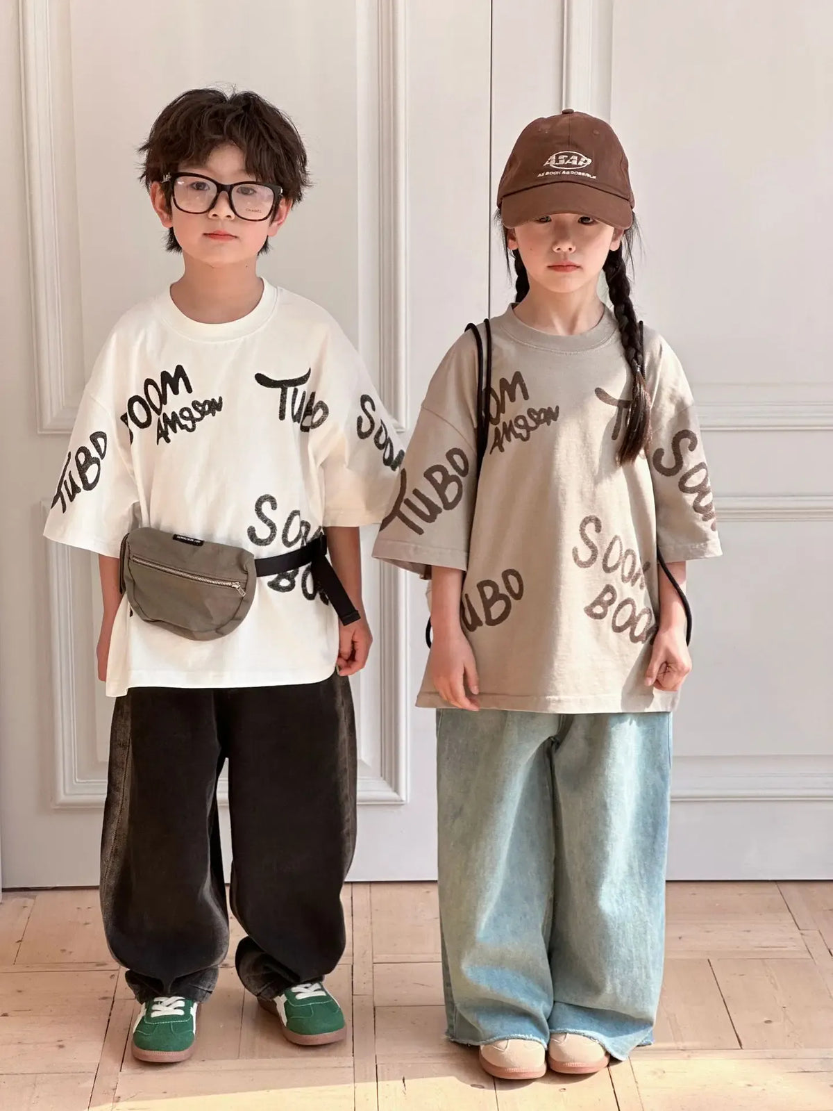 キッズ用半袖Tシャツ(ホワイト・カーキ)ルーズシルエットのレターロゴプリント