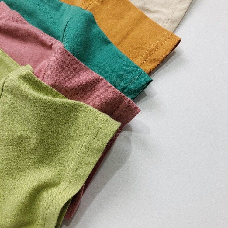 キッズ用ルーズ半袖Tシャツの裾と袖口アップ(ピンク・緑・茶・黄緑系)