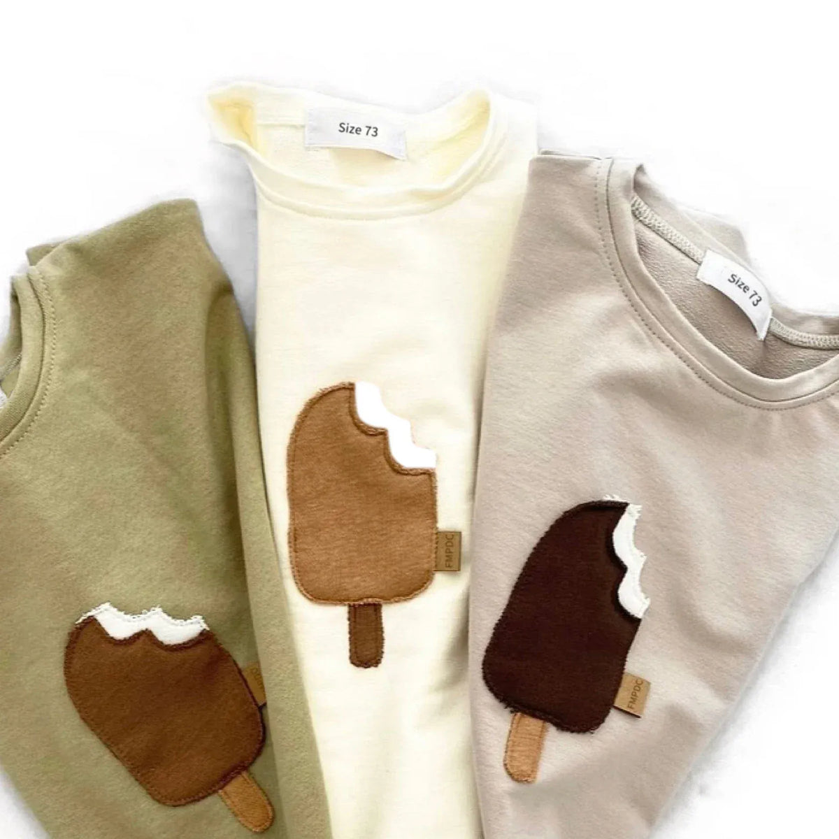 ベビー用半袖Tシャツ クリーム色、アイスの刺繍アップリケ