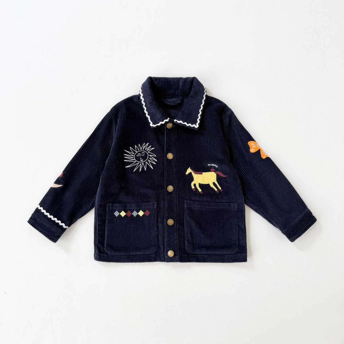 コーデュロイのキッズジャケット。紺色、襟の配色フチ、太陽と動物の刺繍