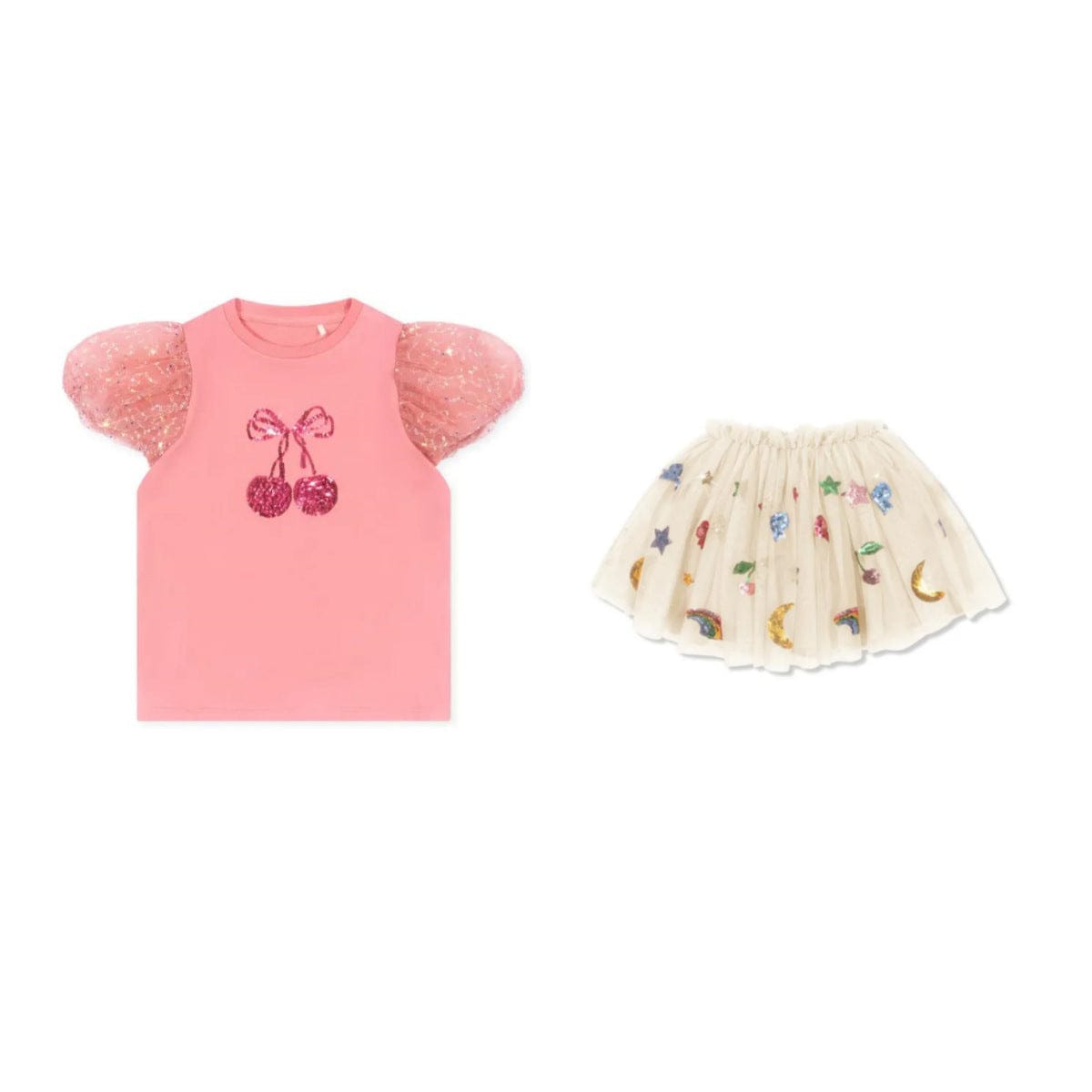 ピンクの半袖Tシャツ(チェリーモチーフ)と柄チュールスカートのセット