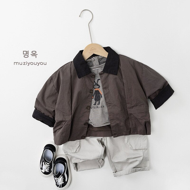 カジュアルジャケット(ダークブラウン)前開きボタン、チェック柄Tシャツ重ね見せ