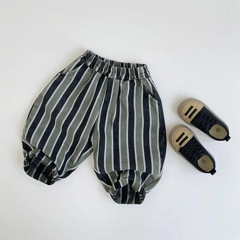 キッズ用ストライプ柄ワイドロングパンツ、総ゴムウエストのゆったりシルエット