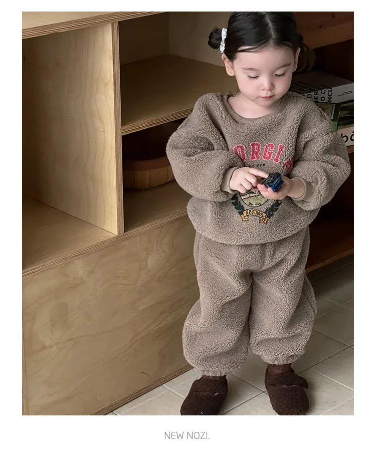 長袖セットアップ ベビーキッズセットアップ 2点セット ロゴプリントボアフリース長袖スウェットシャツ+ロングパンツ【mh0008435】