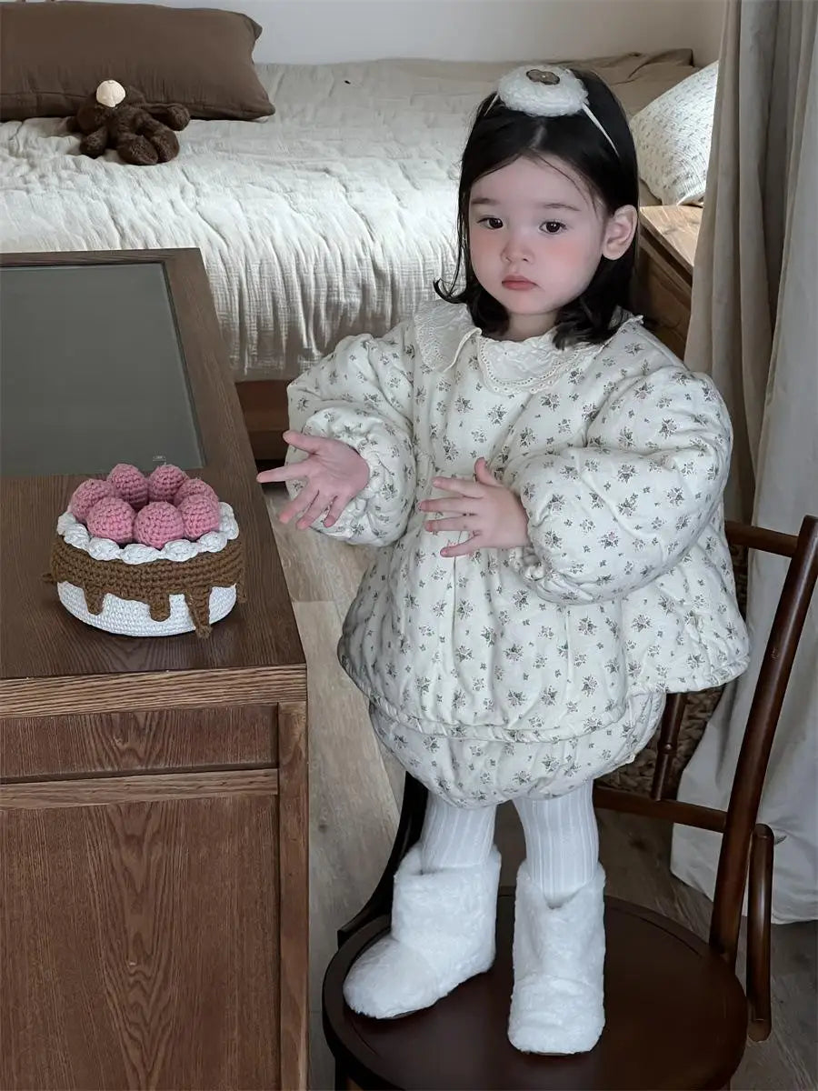 オフホワイト小花柄キルティング長袖チュニック&白ブルマパンツの2点セット