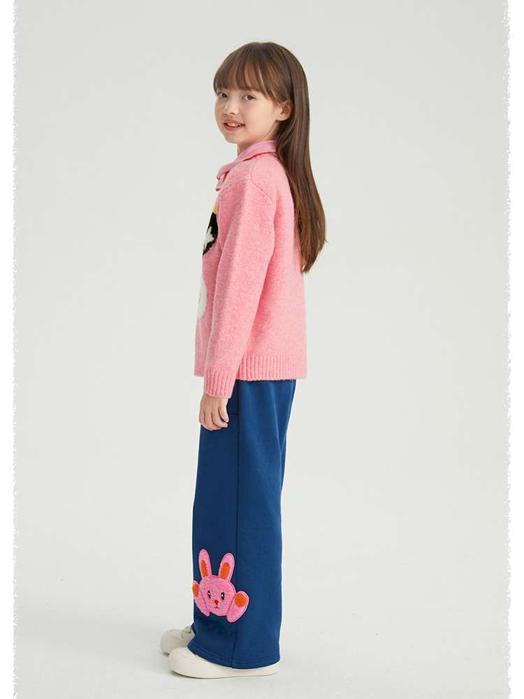 キッズ用裏起毛ワイドパンツ(デニムブルー)サイド大きめポケット、裾にキャラプリント