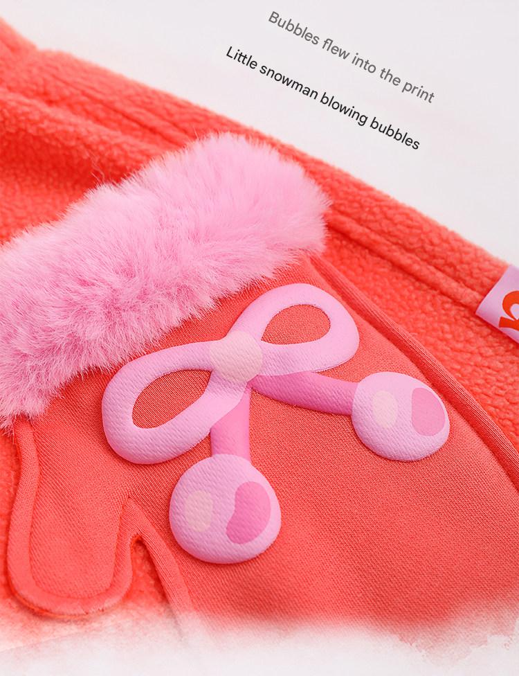 赤系キッズジョガーパンツ、ピンク系手袋風モチーフの立体ポケット