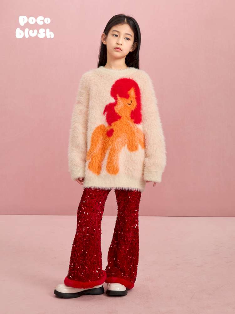 キッズ用スパンコールフレアパンツ(レッド)。ベルベット風の裏起毛、きらめく総スパンコール