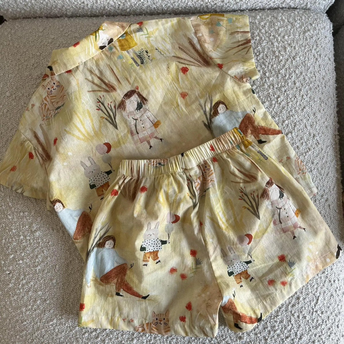 キッズ用半袖シャツ&ショートパンツ 生成り地の動物プリントセット