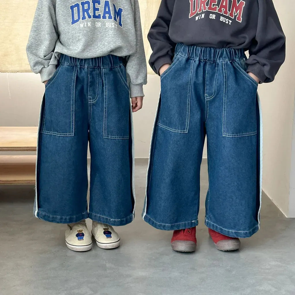 サイドラインデニムワイドパンツ、ゴムウエストとフロント縫い目デザイン
