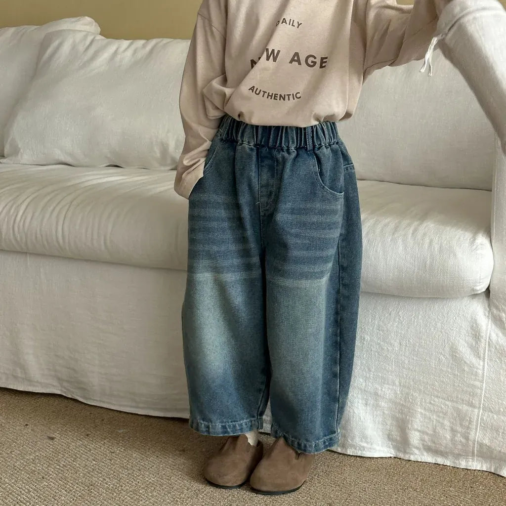 デニムバルーンパンツ(ブルー系)・ワイドなシルエットとゴムウエスト