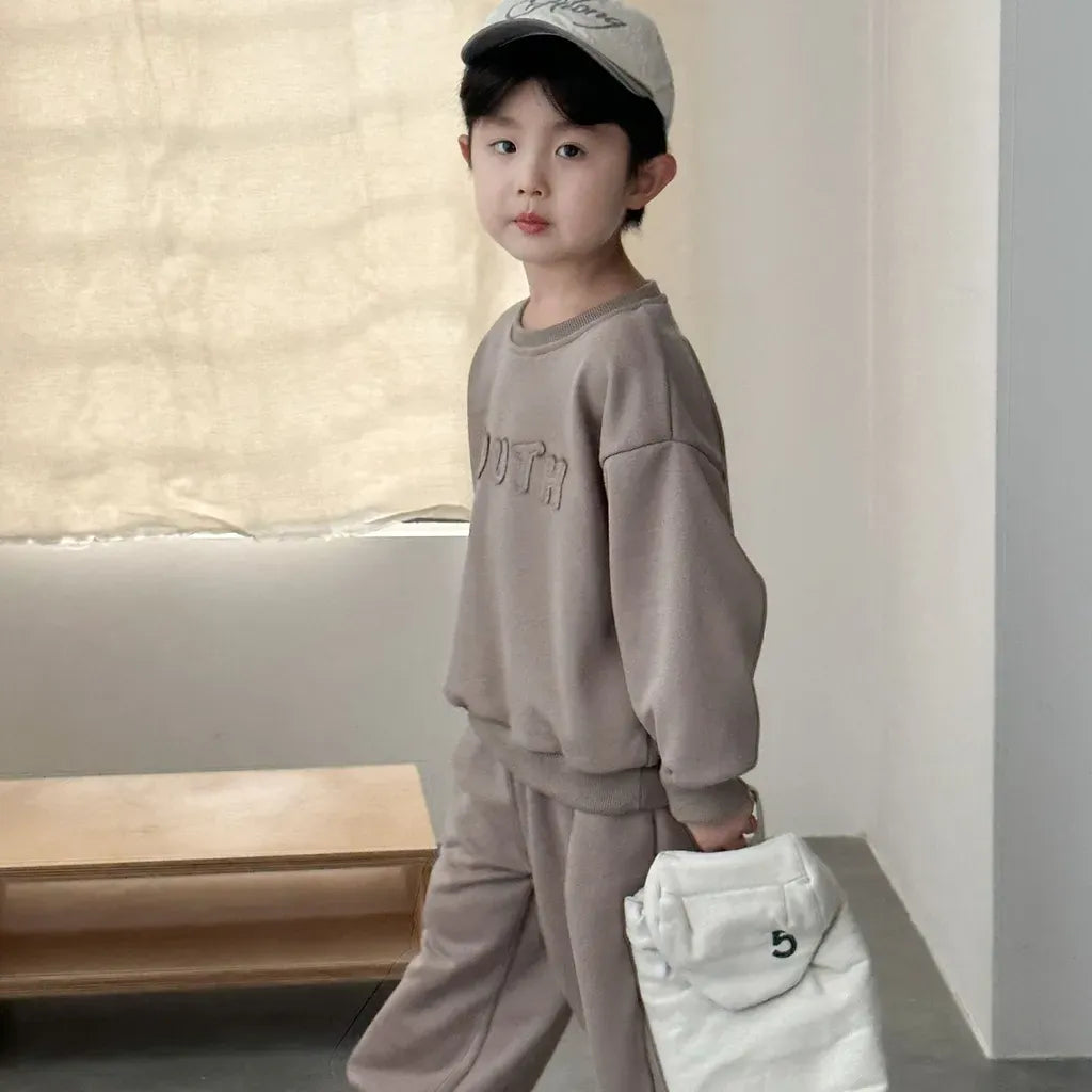 ブラウン系ユーススウェット上下セット、ロゴ刺繍トレーナー&ジョガーパンツ
