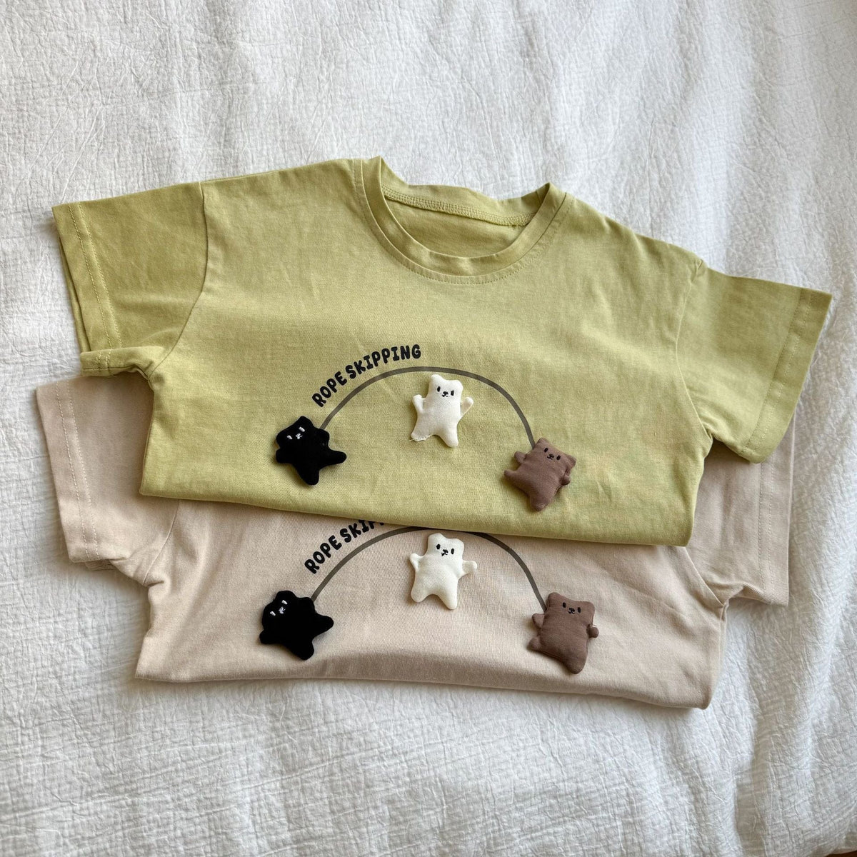 くまアップリケの半袖Tシャツ2枚(イエローグリーン/ベージュ)前面
