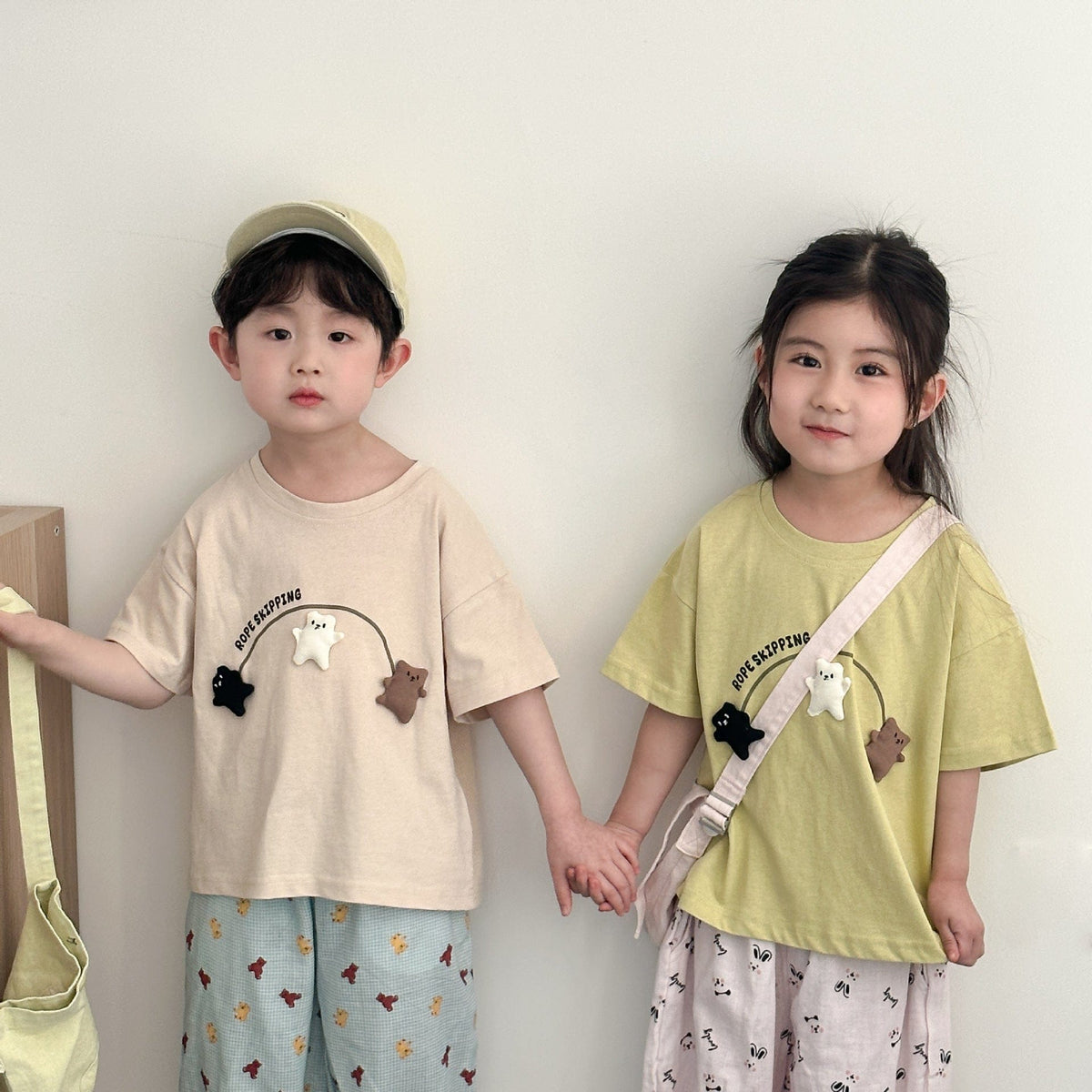 くまアップリケの半袖Tシャツ2枚(ベージュ/イエローグリーン)
