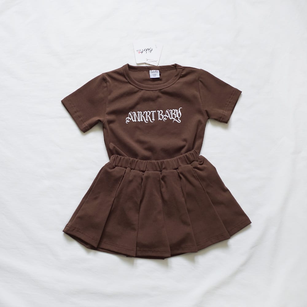 キッズ フロントロゴプリント 半袖Tシャツ プリーツスカート セット【mh0013827】 Coffee / 90cm ANKRT 半袖セットアップ