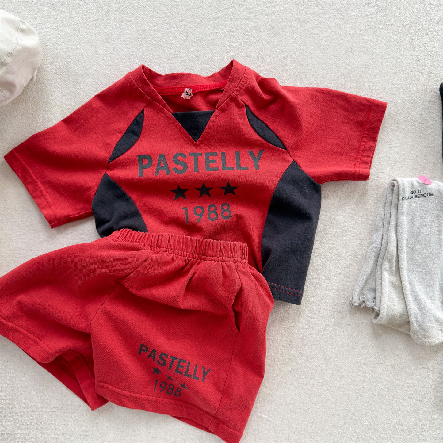 ロゴ Vネック 半袖Tシャツ ショートパンツ セット ストリート【mh0013709】 Red / 80cm ADbaby 半袖セットアップ