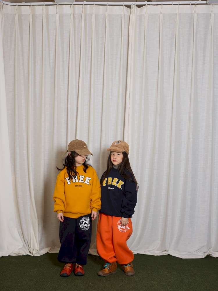 刺繍ロゴ入り裏起毛スウェットセット:黄色×紺の上下、ロゴプリント
