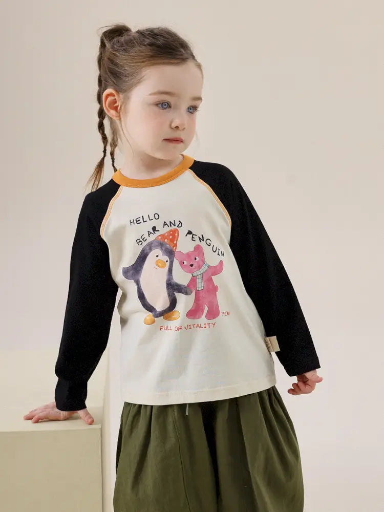 黒×白のラグラン長袖Tシャツ、ペンギンとクマのイラストプリント