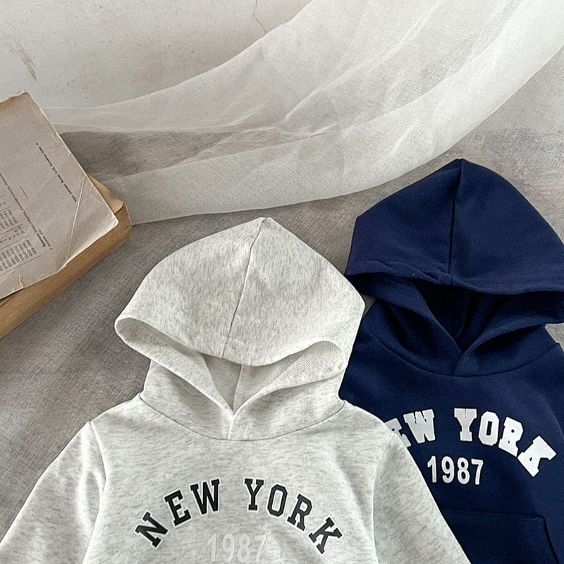 グレーのフーディ&パンツ、ネイビーのフーディ(NEW YORKロゴ)