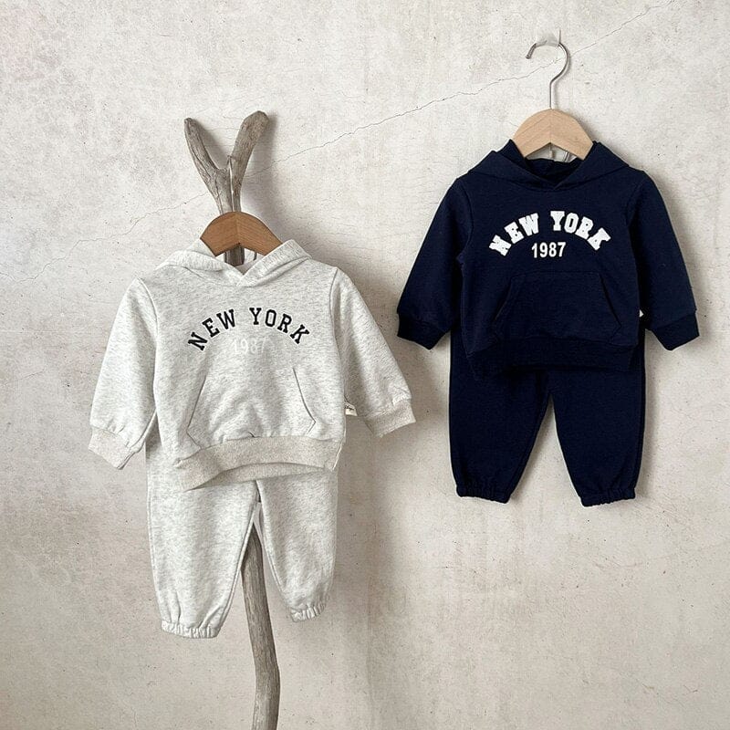 ベビー スウェットセットアップ 2色(グレー/ネイビー)フーディ&パンツ、NEW YORKロゴ