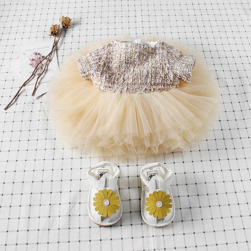 チュチュドレス一式:ツイード胴とチュールスカート、白い花刺繍のベビー靴