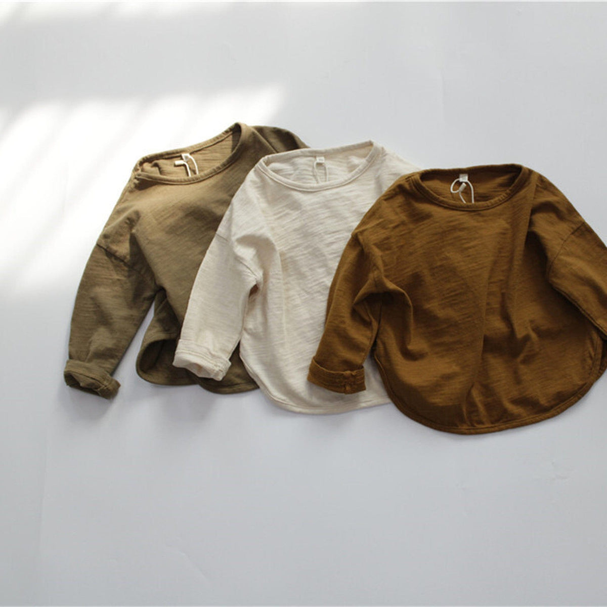 ベビー用無地長袖Tシャツ3枚セット(カーキ、ベージュ、キャメル)