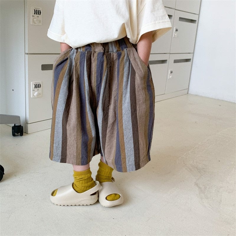 子ども用ワイドストライプのクロップドパンツ、伸縮ウエストゴム、縦縞グレーとブルー