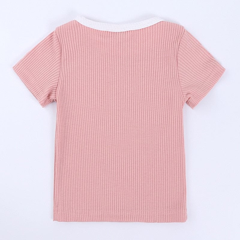 ピンクのリブ半袖Tシャツ背面、白い首周りパイピング
