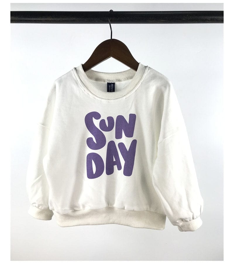 ベビー用白スウェットトレーナー、英字ロゴ「SUN DAY」プリント、長袖