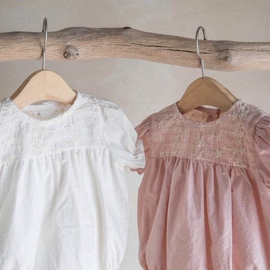 半袖ワンピース ベビー キッズ フラワー 刺繍 レース 半袖 パフスリーブ ロンパース ワンピース ピンクホワイト リンク 姉妹 お揃い コーデ【mh0001952】