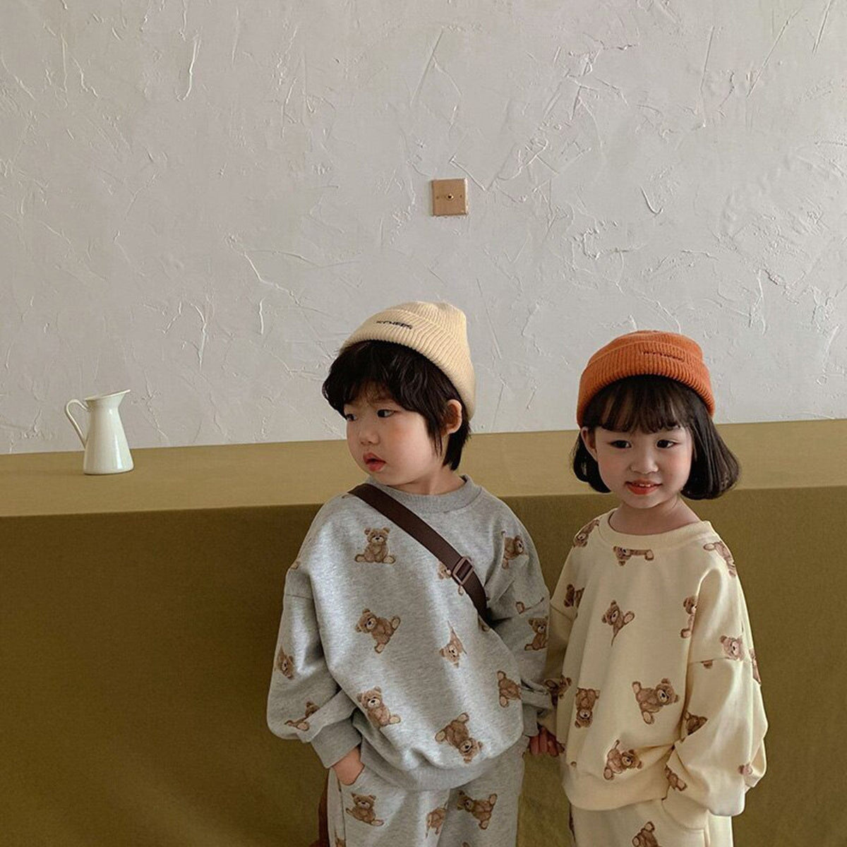 子ども用 くま柄の長袖トレーナー&スウェットパンツセット(グレー/アイボリー系)