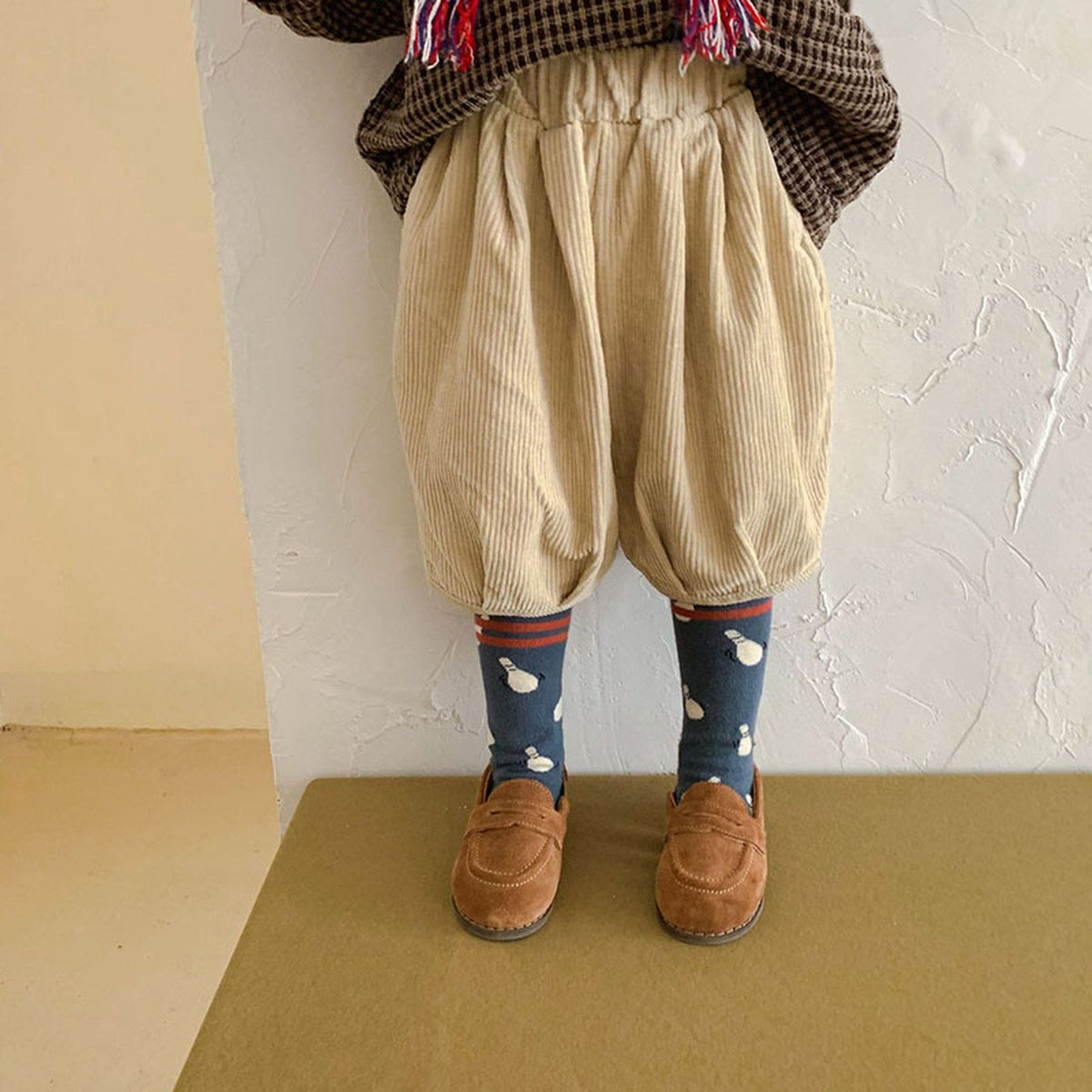 キッズ用コーデュロイハーフパンツ ベージュ 背面ギャザーとウエストゴム