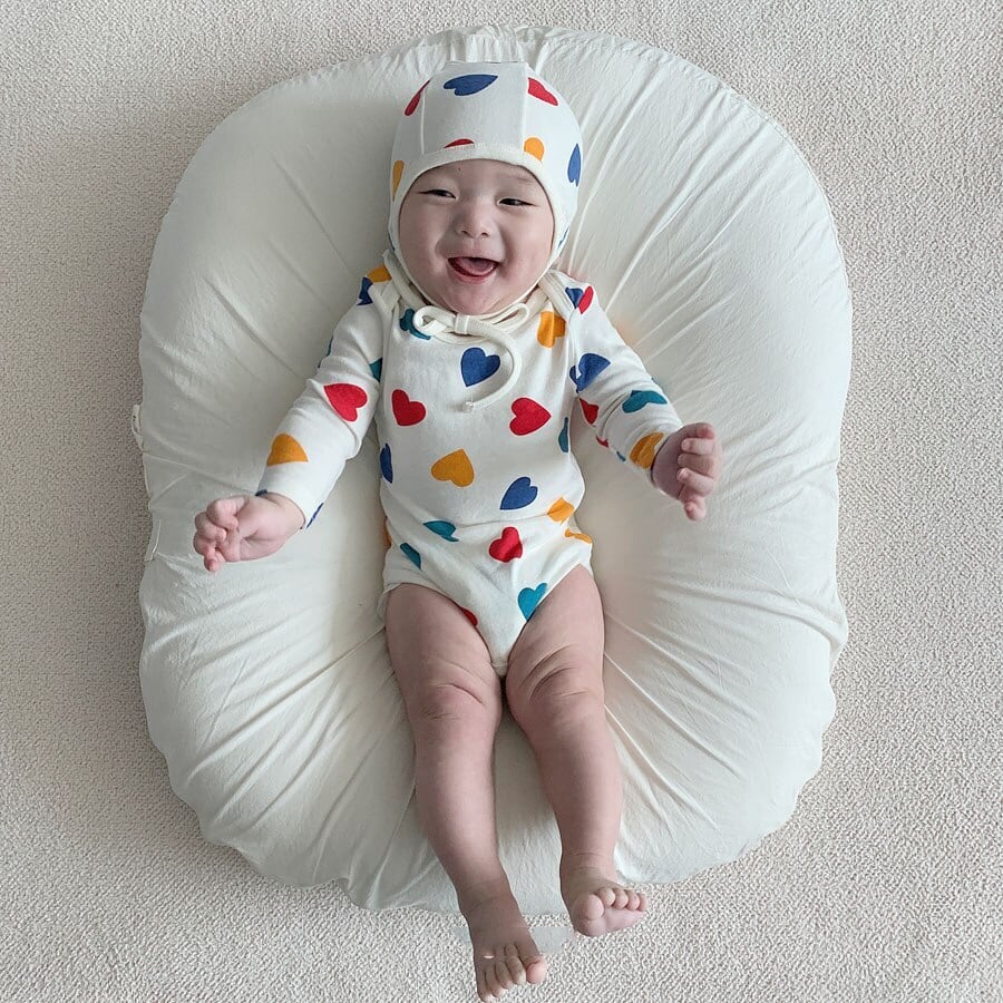 -【国内発送・送料無料】ベビーロンパース 長袖ボディスーツ カラフルハートプリント 66サイズ - mamahalo shop - 長袖ロンパース -  べビー服 - 子供服 - 男の子 - 女の子