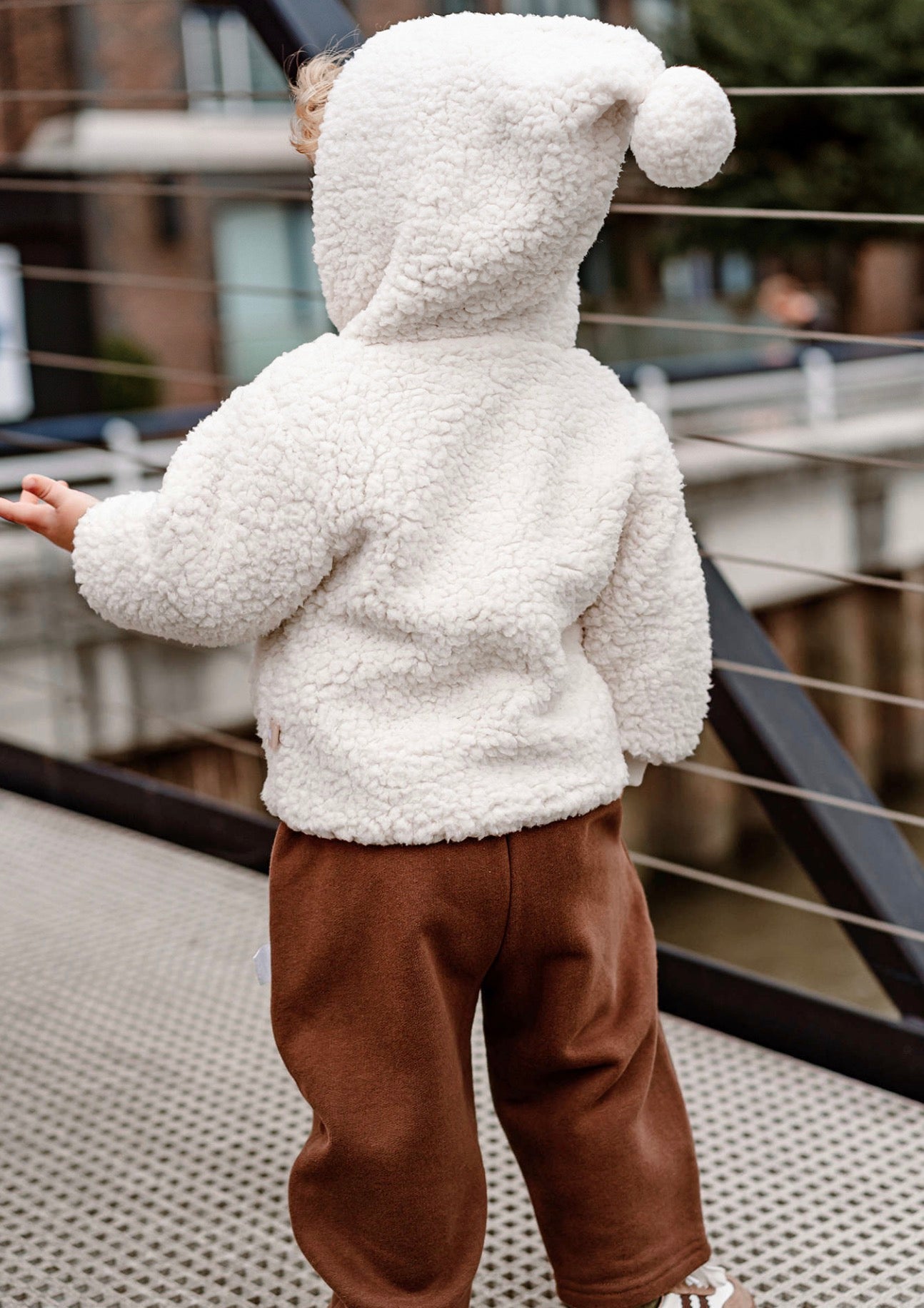 長袖ジャケット ボア素材 もこもこ ポンポン付きフード ジップアップ アウター【mh0011642】