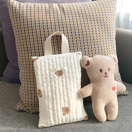 キルティング オリーブ くま チューリップ 刺繍 ジッパー バッグ おむつポーチ - mamahalo shop - マザーズバッグ - ベビー服 - 子供服 - 男の子 - 女の子