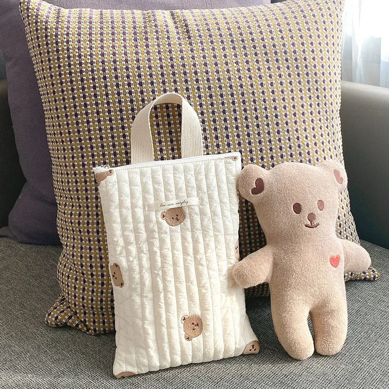 -キルティング オリーブ くま チューリップ 刺繍 ジッパー バッグ おむつポーチ - mamahalo shop - マザーズバッグ -  べビー服 - 子供服 - 男の子 - 女の子
